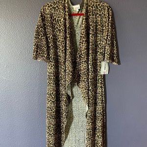 Lularoe leopard Shirley small